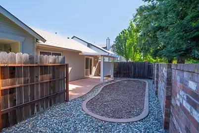 6348 Laguna Mirage Lane, Elk Grove, CA 95758 - Photo 13