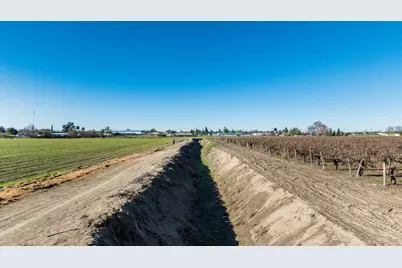 6288 E Lathrop, Manteca, CA 95336 - Photo 13