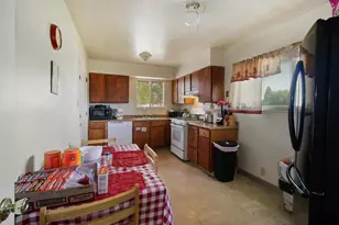 7320 Berna Way, Sacramento, CA 95823 - Photo 7