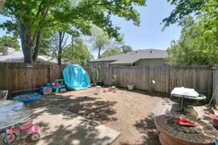 7325 Arleta Ct, Sacramento, CA 95823 - Photo 29