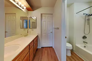 8045 Arroyo Vista Dr, Sacramento, CA 95823 - Photo 11