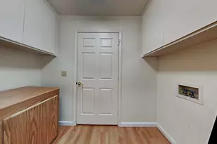 8045 Arroyo Vista Dr, Sacramento, CA 95823 - Photo 17