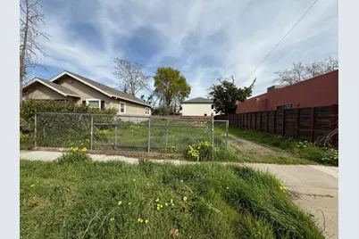 3235 Franklin Boulevard, Sacramento, CA 95818 - Photo 1