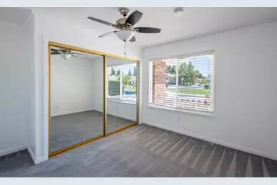 5400 Lawnview Way, Elk Grove, CA 95758 - Photo 13