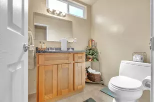 20 Lochmoor, Sacramento, CA 95823 - Photo 11