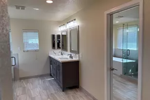 8800 Tiogawoods Dr, Sacramento, CA 95828 - Photo 21