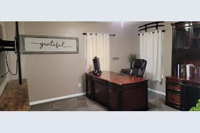 8800 Tiogawoods Drive, Sacramento, CA 95828 - Photo 17