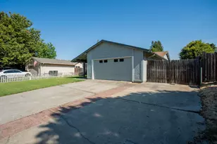 7318 La Tour Dr, Sacramento, CA 95842 - Photo 3