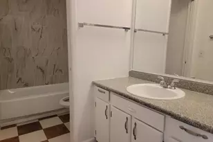 7206 Willowwest Ct, Sacramento, CA 95828 - Photo 9