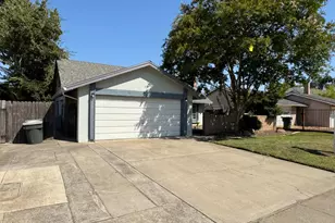 9125 Trujillo Way, Sacramento, CA 95826 - Photo 3