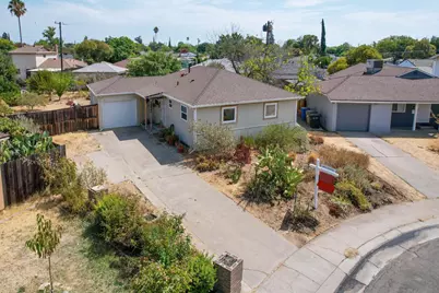 7441 Peacock Way, Sacramento, CA 95820 - Photo 1