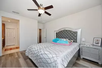 7905 Springarden Way, Sacramento, CA 95828 - Photo 15