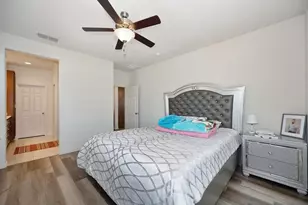 7905 Springarden Wy, Sacramento, CA 95828 - Photo 15