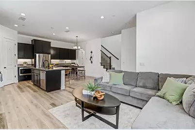 2352 Bronze Star Way, Sacramento, CA 95818 - Photo 5