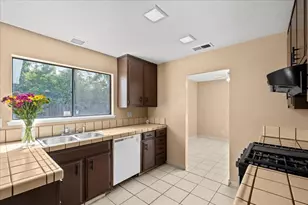 1150 Port Chelsea Cir, Lodi, CA 95240 - Photo 7