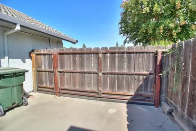 1526 Brookside Drive, Manteca, CA 95336 - Photo 37