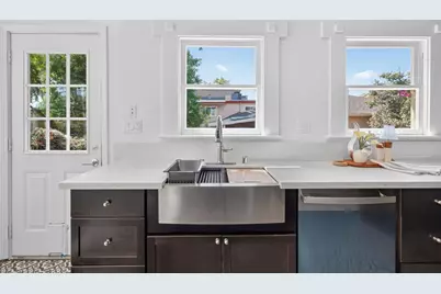 2130 26th Street, Sacramento, CA 95818 - Photo 23