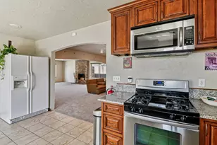 5924 Meghan Way, Sacramento, CA 95842 - Photo 17