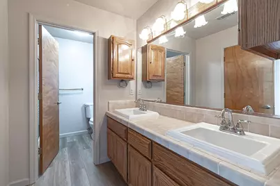 2197 Candy Cane Walk, Manteca, CA 95336 - Photo 23