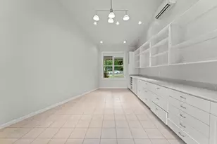 6730 Lakeview Dr, Carmichael, CA 95608 - Photo 31