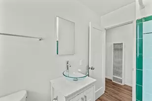 2804 65th St, Sacramento, CA 95817 - Photo 7