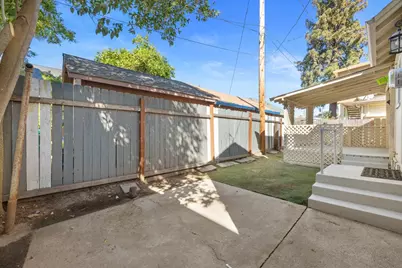 121 N Central Avenue, Lodi, CA 95240 - Photo 29