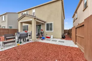 3249 Garibaldi Dr, Roseville, CA 95747 - Photo 39