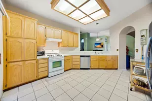 7100 Sunbridge Ln, Sacramento, CA 95828 - Photo 5