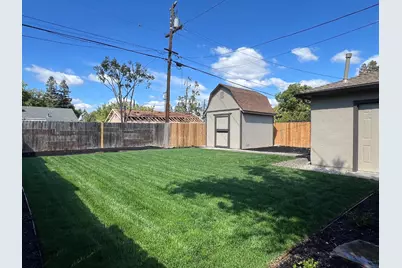 2071 W Sonoma Avenue, Stockton, CA 95204 - Photo 15