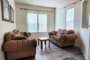 8669 Banton Cir, Elk Grove, CA 95624 - Photo 7