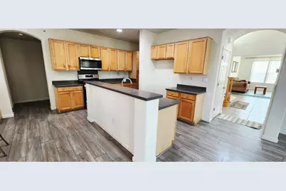 8669 Banton Circle, Elk Grove, CA 95624 - Photo 13