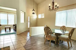 8669 Banton Cir, Elk Grove, CA 95624 - Photo 11