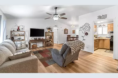 E Cleveland Avenue #142, Madera, CA 93638 - Photo 5