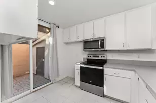709 Woodside Ln E, Sacramento, CA 95825 - Photo 7