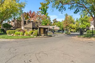 709 Woodside Ln E, Sacramento, CA 95825 - Photo 43