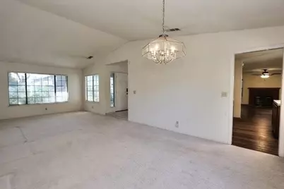 8831 Liscarney Way, Sacramento, CA 95828 - Photo 11