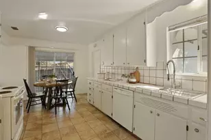 1129 E Alameda St, Manteca, CA 95336 - Photo 11