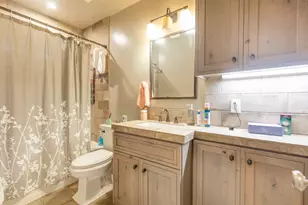 2229 24th St, Sacramento, CA 95818 - Photo 15