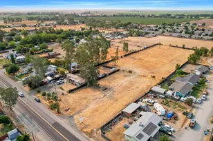 2202 McGowan Pkwy, Olivehurst, CA 95961 - Photo 1