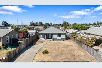 215 Almond Avenue, Manteca, CA 95337 - Photo 1