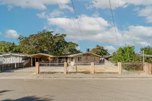 250 N 9th Ave, Oakdale, CA 95361 - Photo 1