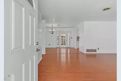 301 E North Street, Oakdale, CA 95361 - Photo 7