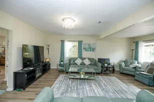 421 E 8th St, Stockton, CA 95206 - Photo 7