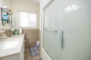 421 E 8th St, Stockton, CA 95206 - Photo 17