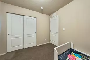 Village Circle, Sacramento, CA 95838 - Photo 23