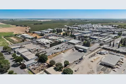 624 Armstrong Way, Oakdale, CA 95361 - Photo 71