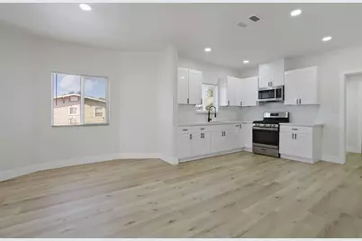 644 N Airport Way, Stockton, CA 95205 - Photo 11