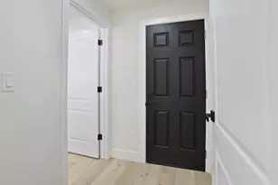 644 N Airport Way, Stockton, CA 95205 - Photo 25