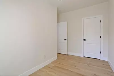 644 N Airport Way, Stockton, CA 95205 - Photo 23