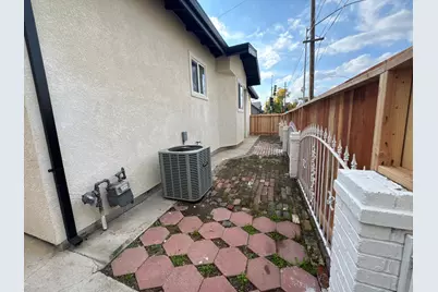 644 N Airport Way, Stockton, CA 95205 - Photo 35